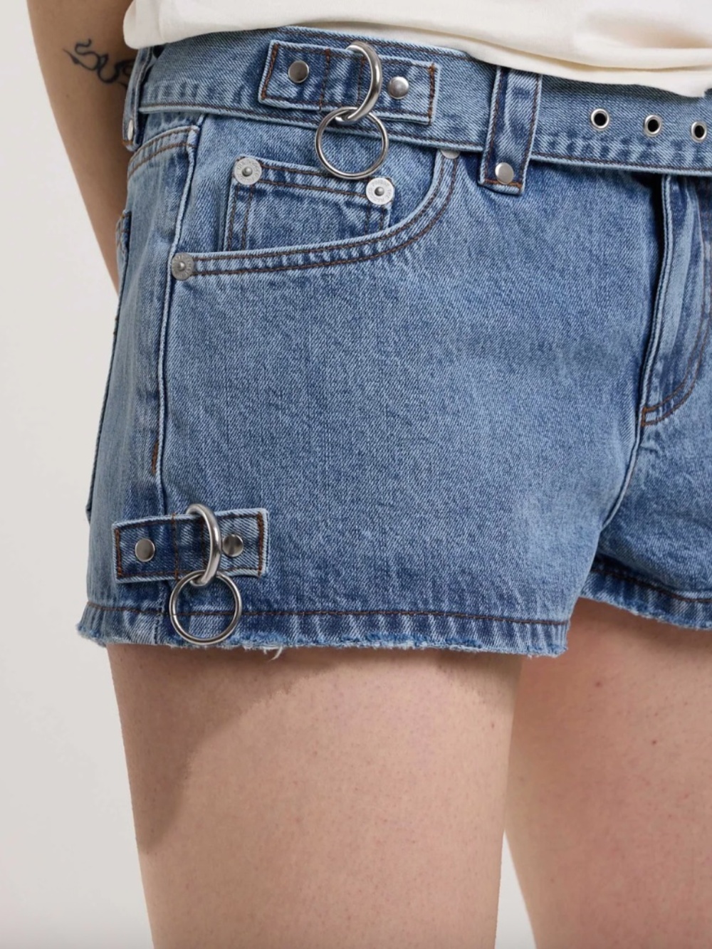 NWT Ragged Priest Size 30 RIDE HARDWARE DENIM MINI SHORTS w/d ring & beltMid Blu